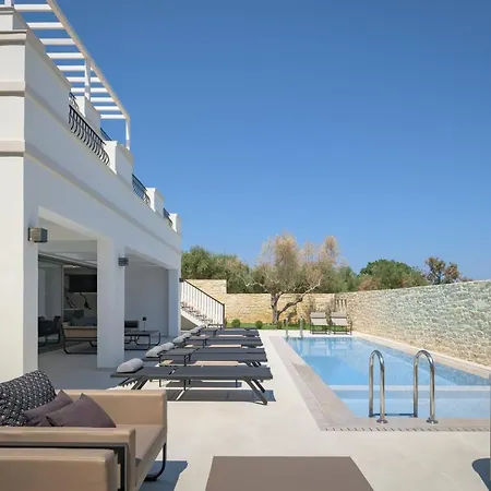 Ivory Villa, With Effusive Design, By Thinkvilla Вилла *